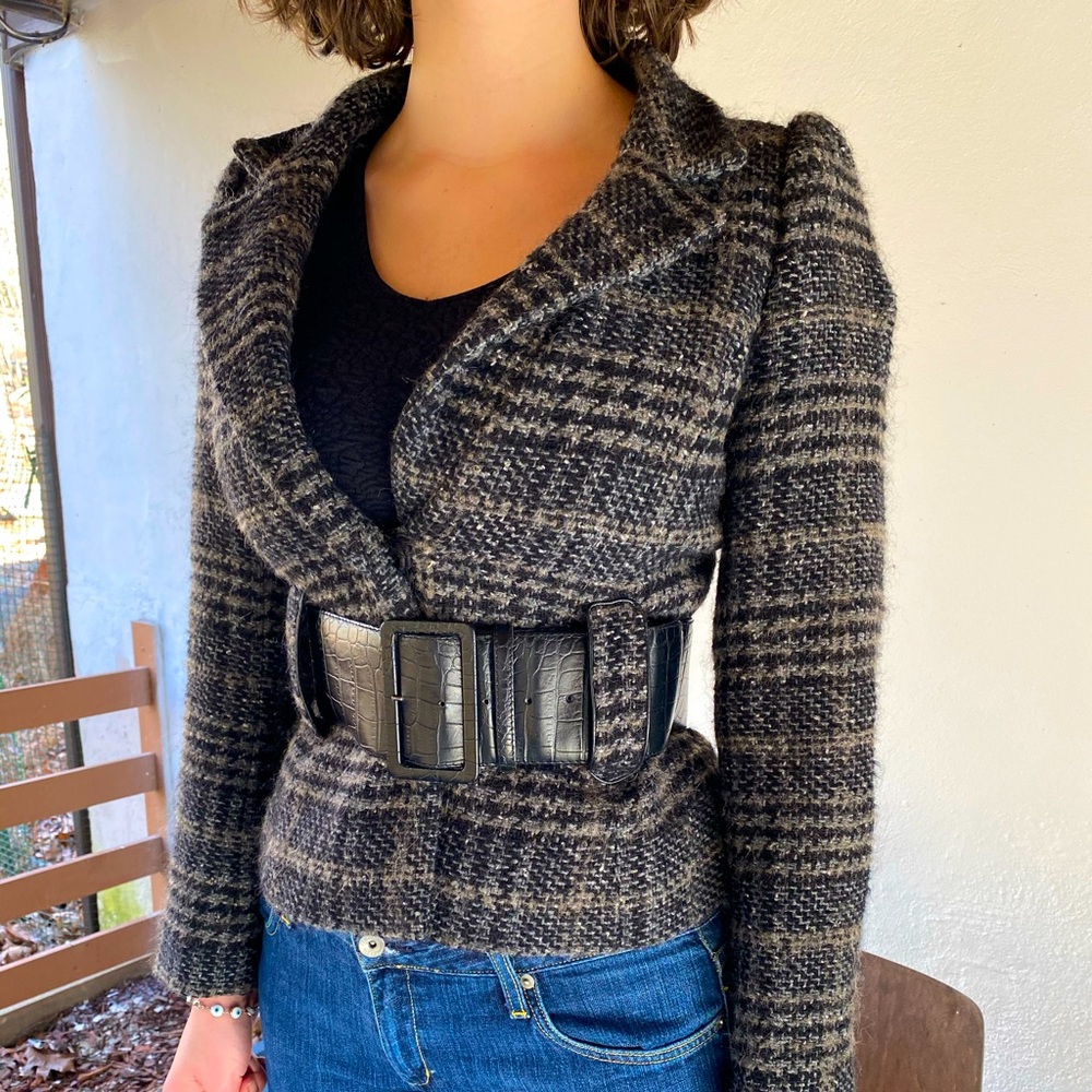 Vintage Zara blazer. Classic look, purchased in 2007-2009